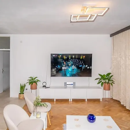 Апартаменты Horizont Luxe Seaview Сплит