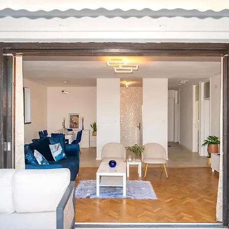 Horizont Luxe Seaview Апартаменты *